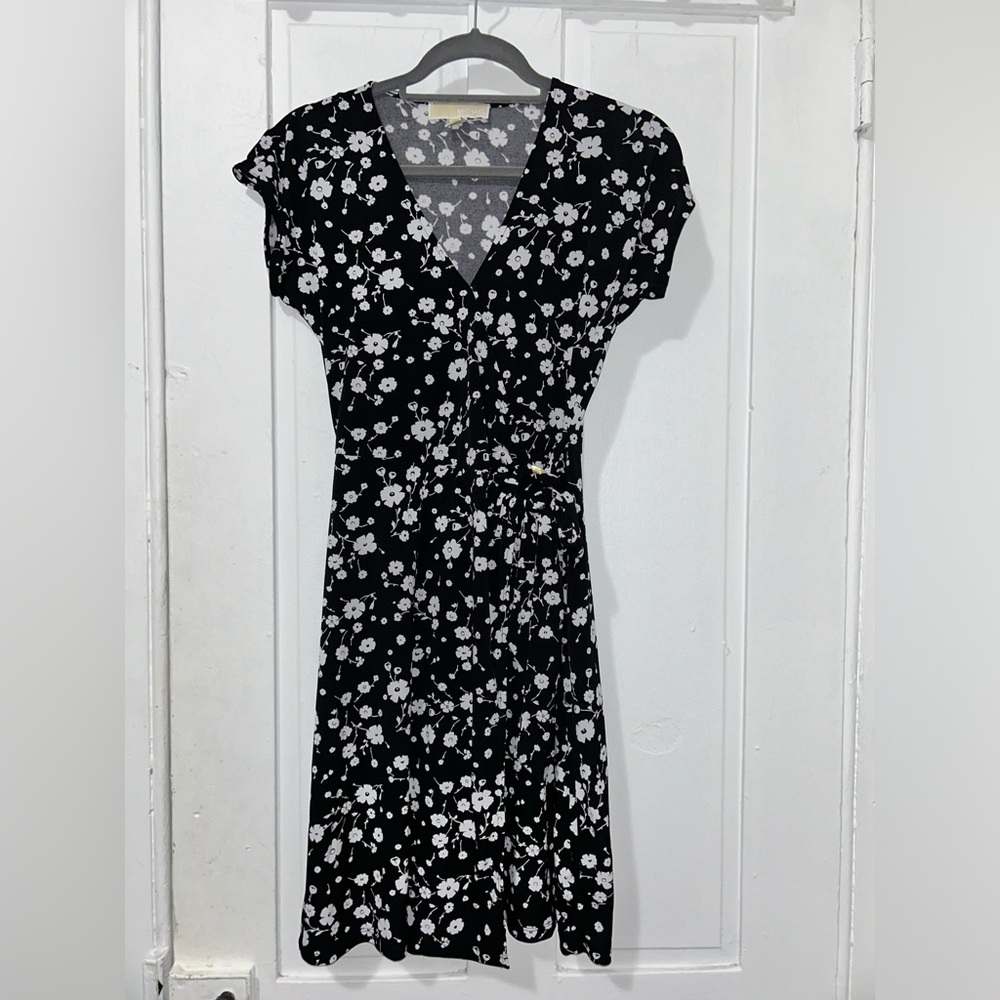 Michael Kors Black & White floral wrap dress with loop